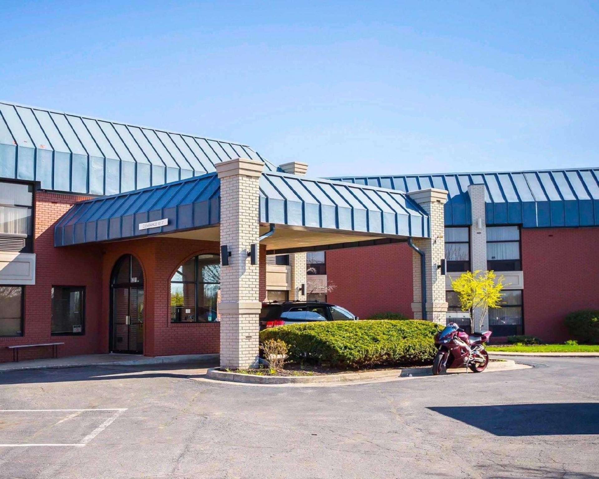 Days Inn & Suites By Wyndham Merrillville Kültér fotó